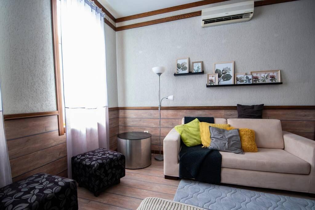 Huge Stylish Monroe 1 / Centre Apartment